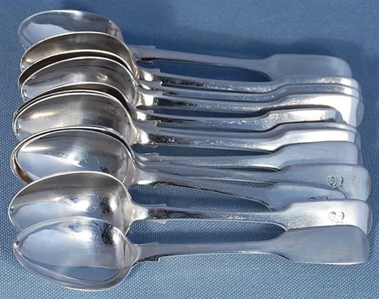 A set of twelve George IV and early Victorian silver tea spoons , Length 146mm, weight 9.4oz/295 grms